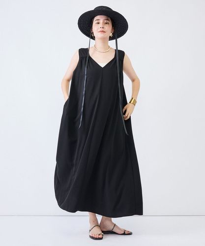 【試着のみ美品】世界のヨコサワ/CASINO COLLECTION”ブラック 接触冷感/防シワ/UVカット》多機能ジョーゼット2WAYイージーワンピース