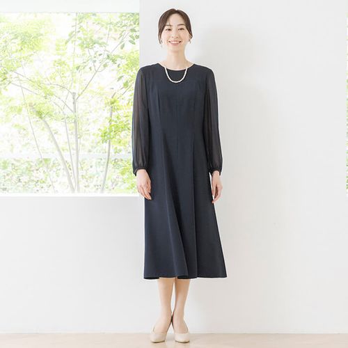 上品な印象のベーシックなアンサンブル 7号・ネイビー｜東京ソワール