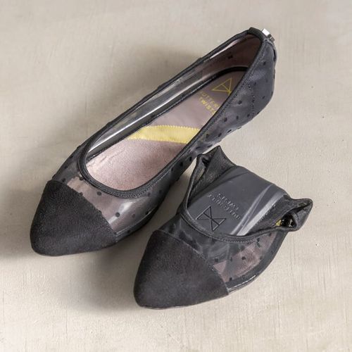 バタフライツイスト｜BLACK DOTS 23．5cm・ブラック｜東京