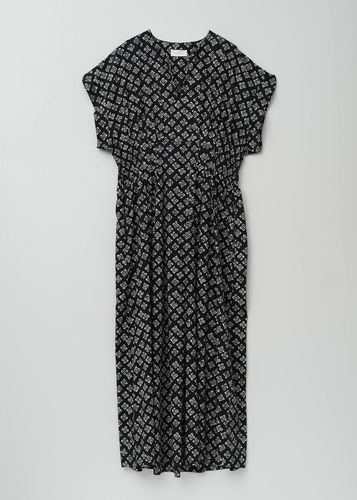 Velvet Flower Argyle Embroidery V-Neck Dress | Pasand by ne