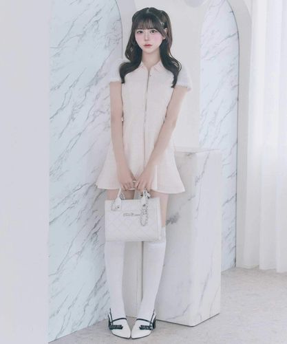 今すぐお届け》Twinkle Fur Sleeves Onepiece | Belle Charme(ベル