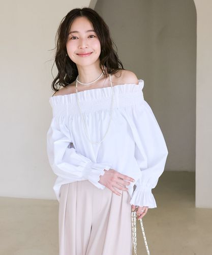 La boutique BonBon オフショルダー フリル ホワイトトップス La boutique BonBon オフショルダー フリル ホワイトトップス La
