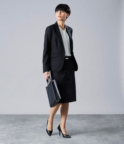 今期 AD2025 25AW ウールギャバプリーツスカート 黒 ベルト 今期 AD2025 25AW ウールギャバプリーツスカート 黒 ベルト