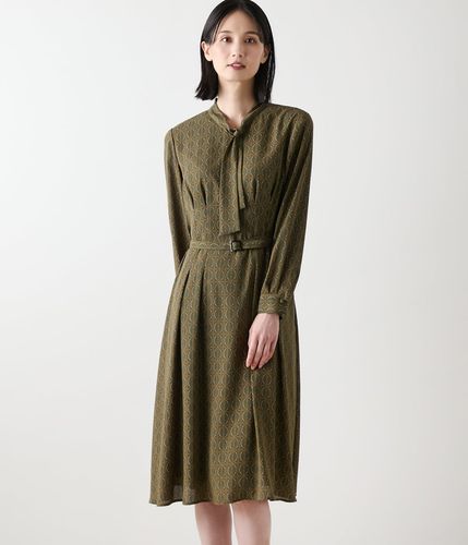 L】アーキテクスチャーモチーフプリント スタンドカラ―ワンピース