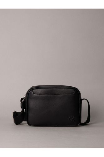 クロスボディバッグ - レイズリポーターバッグ | カルバン・クライン