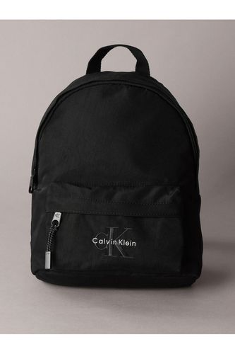 リュック - エンブレムエンボスラウンドバックパック | カルバン