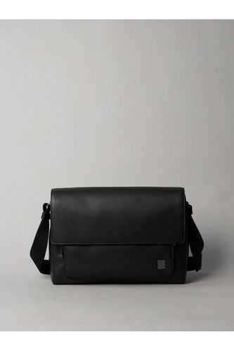 クロスボディバッグ - ジップカメラバッグ | カルバン・クライン 公式