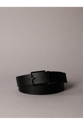 ベルト - ロゴ入りメタルバックルレザーベルト | カルバン・クライン