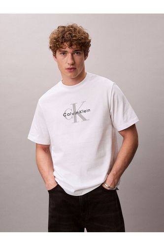 Tシャツ - フロントロゴTシャツ | カルバン・クライン 公式オンライン