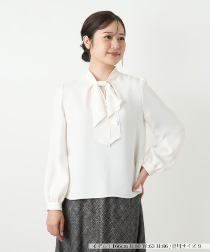 未使用　ネミカ　NEMIKA レリアン　棒タイ　フリル　ブラウス　ゆったり 未使用 ネミカ NEMIKA レリアン 棒タイ フリル ブラウス