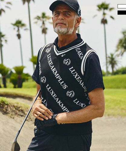 LUXEAKMPLUS(リュクスエイケイエムプラス)ゴルフ 総柄ロゴ半袖モック