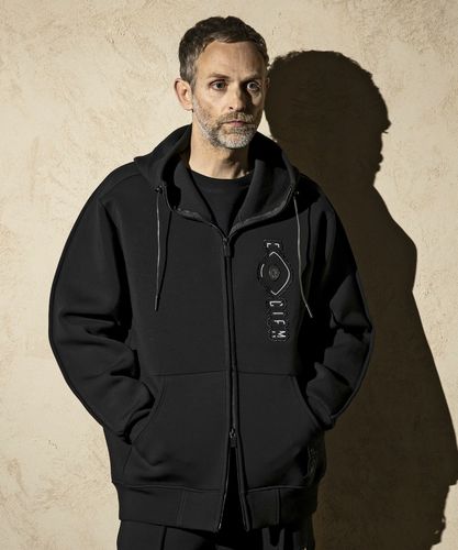 新品 LE SSERAFIM TRACK JACKET M トラックジャケット LE SSERAFIM トラックジャケット 新品タグ付き - メルカリ