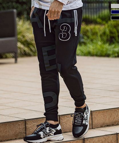 1PIU1UGUALE3 RELAX(ウノピゥウノウグァーレトレ リラックス)サークル