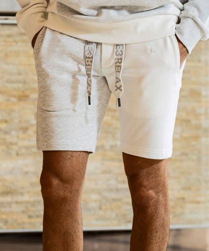 1PIU1UGUALE3 RELAX(ウノピゥウノウグァーレトレ リラックス