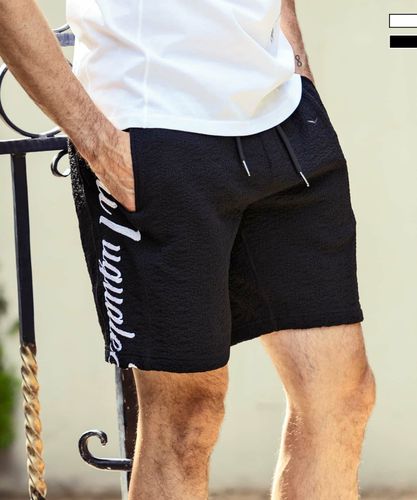 1PIU1UGUALE3 RELAX(ウノピゥウノウグァーレトレ リラックス)3ロゴ