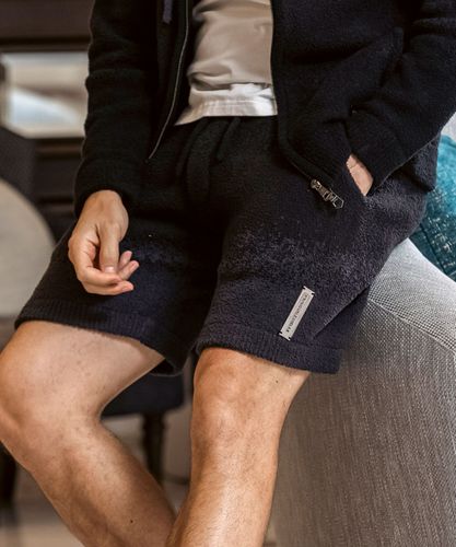 1PIU1UGUALE3 RELAX(ウノピゥウノウグァーレトレ リラックス)3ロゴ