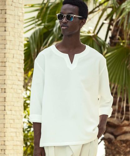 【試着のみ】1piu1uguale3 ロゴVネック サマーセーター ホワイト 試着のみ】1piu1uguale3 ロゴVネック サマーセーター ホワイト