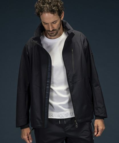 1PIU1UGUALE3 RELAX(ウノピゥウノウグァーレトレ リラックス)総柄ロゴ