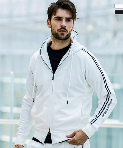 @happy@ 新品未使用】タグ付き　1PIU1GUALE3 RELAX 公式】1PIU1UGUALE3 RELAX（ウノ ピゥ ウノ ウグァーレ トレ