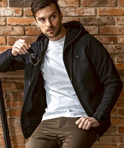 1PIU1UGUALE3 RELAX(ウノピゥウノウグァーレトレ リラックス)総柄ロゴ