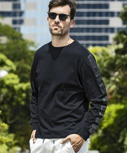 1PIU1UGUALE3 RELAX(ウノピゥウノウグァーレトレ リラックス)テープロゴロングTシャツ
