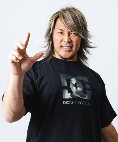 DC SHOES × 新日本プロレス】STRONG STYLE SKUL メンズ Tシャツ【2026