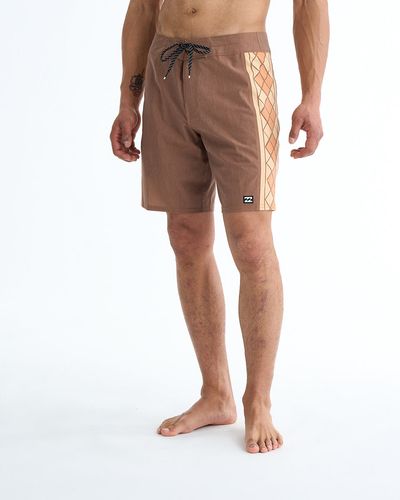 BILLABONG メンズ 【A.IRONS】AI RISING SUN PRO ボードショーツ【22