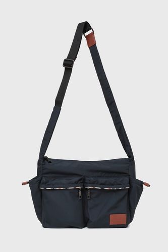 軽量ナイロン×牛革 ミニショルダーバッグ B62M770208｜DAKS