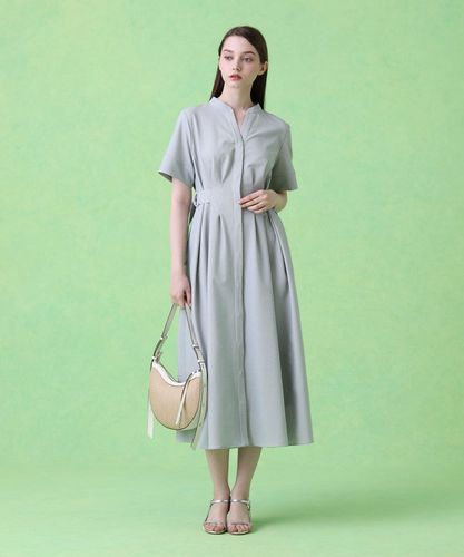 美品　ANAYI　トリアセテート ストレッチありベルトつき　ベージュ　ワンピース 美品 ANAYI トリアセテート ストレッチありベルトつき ベージュ