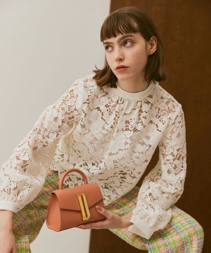 美品 ルルウィルビー 白襟 レース ビジュートップス 美人百花VERYstory 美品 ルルウィルビー 白襟 レース ビジュートップス 美人百花