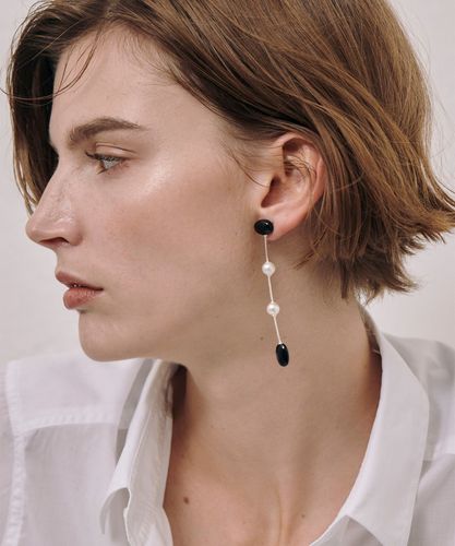 Saskia Diez(サスキアディッツ)】 PEARL BOW EARSTUD|allureville
