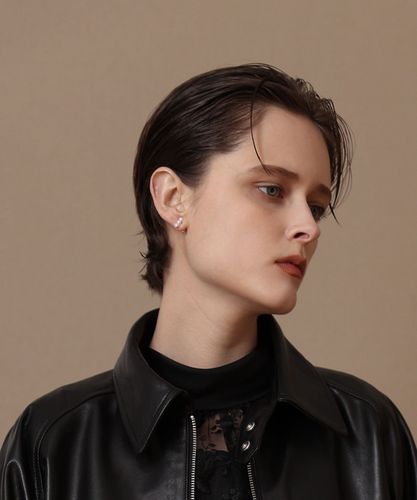 Saskia Diez(サスキアディッツ)】 FLUID EARRINGS SHORT GOLD