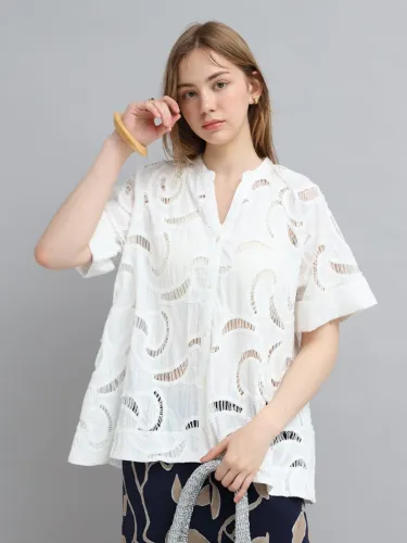 新品未使用スキャパコットンエンブロイダリーブラウス コットンエンブロイダリーブラウス（シャツ・ブラウス