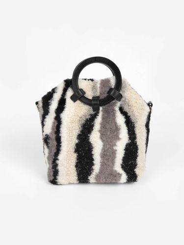 専用　モコモコ様 ファーコラージュウッドハンドルミニバッグ - Vin - Vin｜YAMADAYA STORE