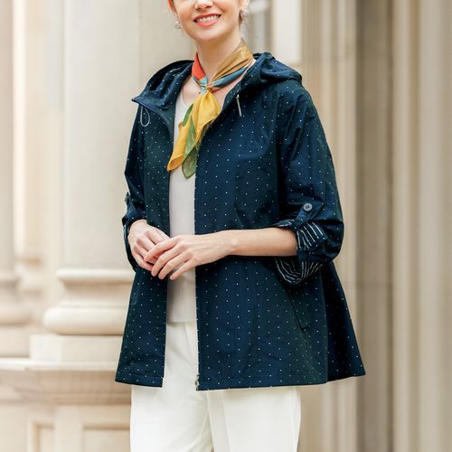 リネアフレスコ 小花柄アクセントフードアウター | ライトアップ