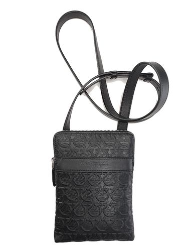 GIVENCHY ボディバッグ ブラック　斜め掛け GIVENCHY ボディバッグ ブラック 斜め掛け GIVENCHY ボディバッグ