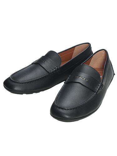 Salvatore Ferragamo (サルヴァトーレフェラガモ) レザー プレーントゥ