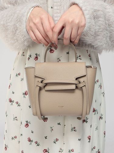 BOTTEGA VENETA (ボッテガ・ヴェネタ) イントレチャート ミニ レザー