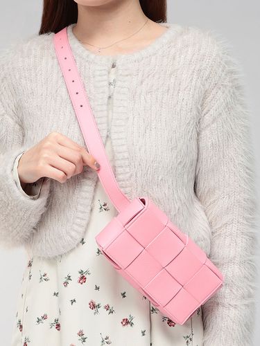 BOTTEGA VENETA (ボッテガ・ヴェネタ) イントレチャート ミニ レザー