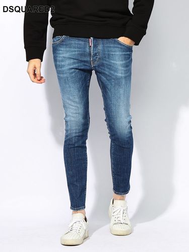 大きなサイズ！　Dsquared2　ストレッチ　スキニーダンジーンズ　デニム DSQUARED2 (ディースクエアード) ダメージ＆ウォッシュ レザーラベル