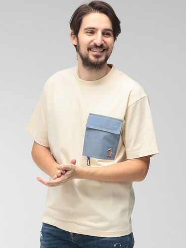 ま*ん様 モンクレールMONCLER シルク&コットン トップス Tシャツ 半袖 MONCLER (モンクレール) メンズ Tシャツ 半袖 ワッペンプリント クルー