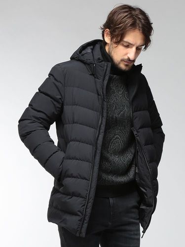 止水ジップ フーデッド ダウンジャケット ブラック MACKAGE (マッカージュ) ムートンレイヤード フルジップ ダウン
