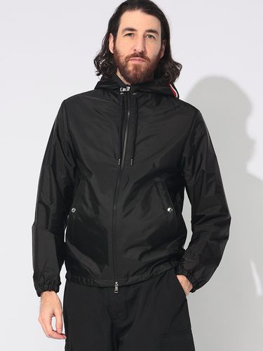 MONCLER (モンクレール) 撥水 ハートワッペン ナイロン