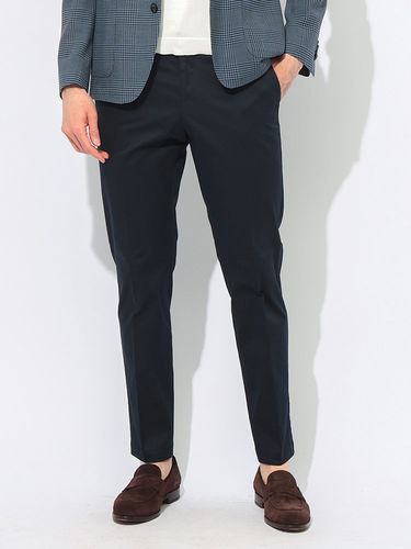 えねモン。新品未使用タグ付き。HUGO BOSSのスラックス＆ジーンズ HUGO BOSS (ヒューゴボス) ストレッチコットン スリムフィット