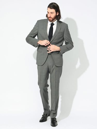 ヒューゴボス HUGO BOSS セットアップ スーツ 2B グレー 48 ヒューゴボス HUGO BOSS セットアップ スーツ 2B グレー 48 【公式通販】