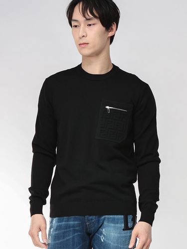 MARNI (マルニ) コットン ダメージ加工 手刺繍ロゴ Vネック