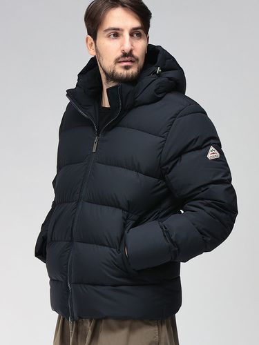 ARMANI(エンポリオアルマーニ)ジャケット 軽やかなレザーで、力強さを内包させたエンポリオ アルマーニ──特集