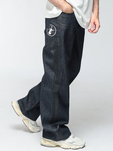 完売品！50%OFF！エンポリオアルマーニ ストレッチスリムデニム W30 EMPORIO ARMANI (エンポリオアルマーニ) J06 スリムフィット