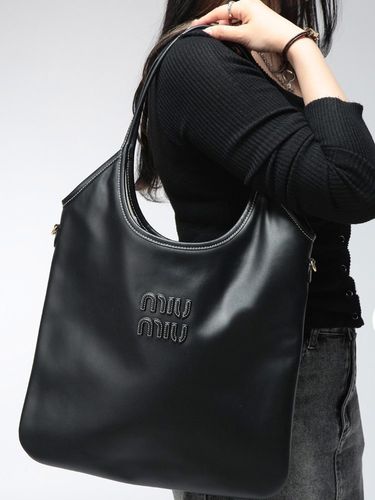 miu miu ミュウミュウ パテントレザートートバッグ ハンドバッグ ブラック MIU MIU (ミュウミュウ) レディース ハンドバッグ ソフティ レザー