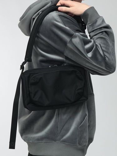 Y-3 (ワイスリー) メンズ バッグ ロゴ プリント ボディバッグ FANNY